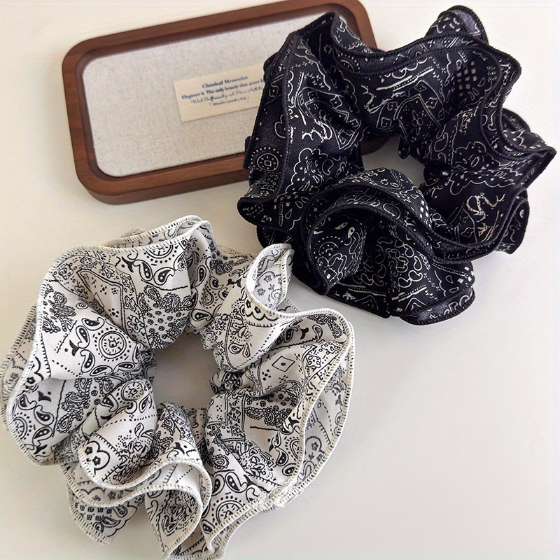 Travel Accessories Aesthetic - Set Aksesori Rambut Kain Hitam dan