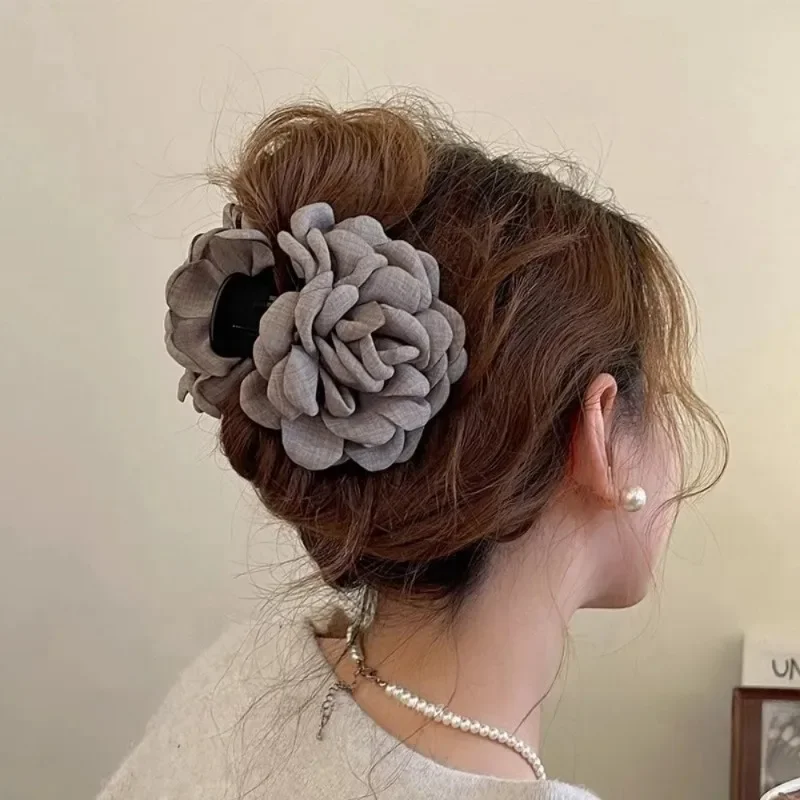 Klip Cakar Rambut Bunga Mawar  - Travel Accessories Aesthetic ulasan dan harga